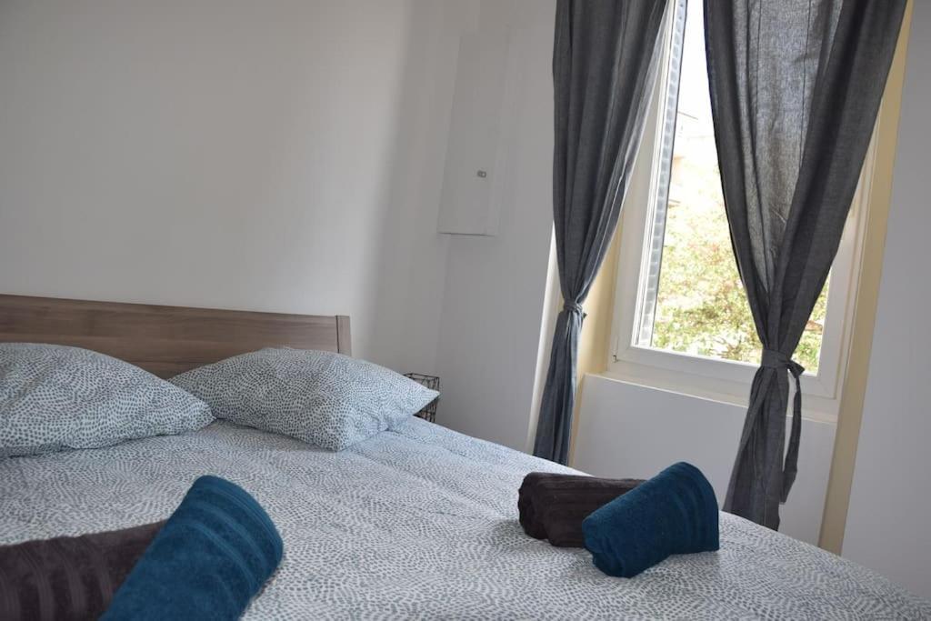 Elegant T2 A Bron, Tramway A 2Min, Box Parking, 4Personnes Apartment Екстериор снимка