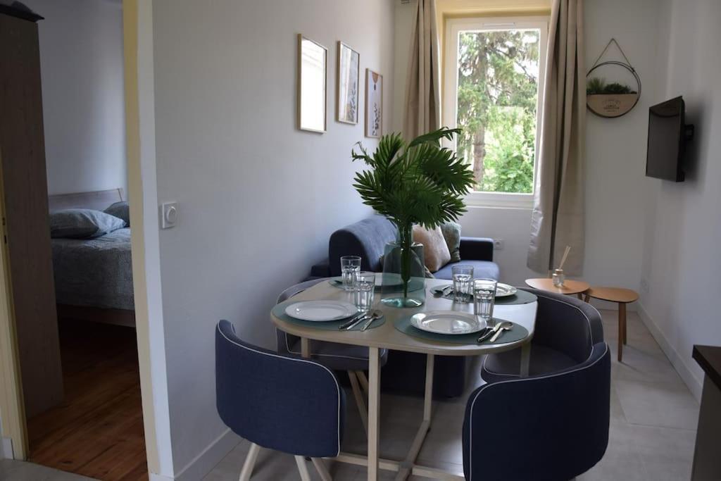 Elegant T2 A Bron, Tramway A 2Min, Box Parking, 4Personnes Apartment Екстериор снимка