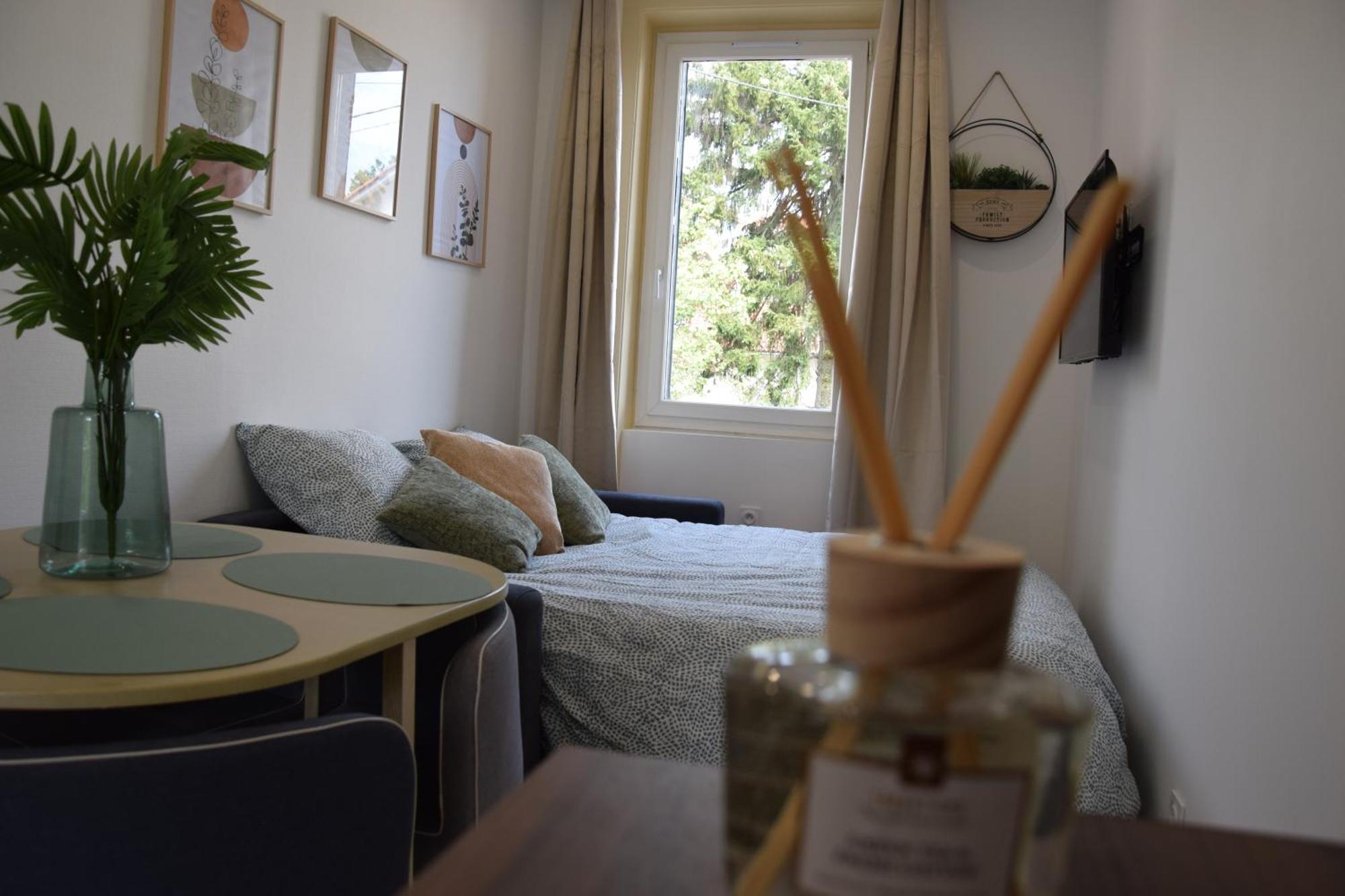 Elegant T2 A Bron, Tramway A 2Min, Box Parking, 4Personnes Apartment Екстериор снимка