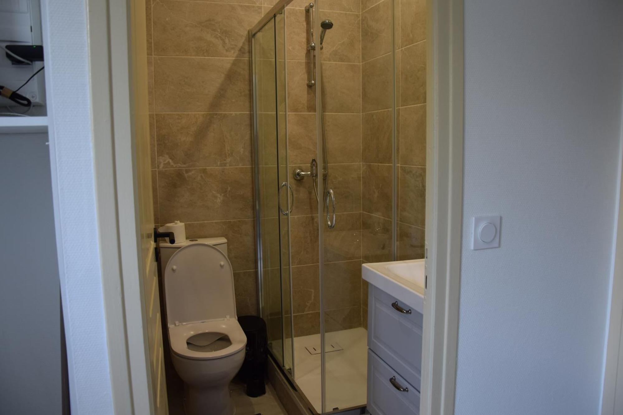 Elegant T2 A Bron, Tramway A 2Min, Box Parking, 4Personnes Apartment Екстериор снимка