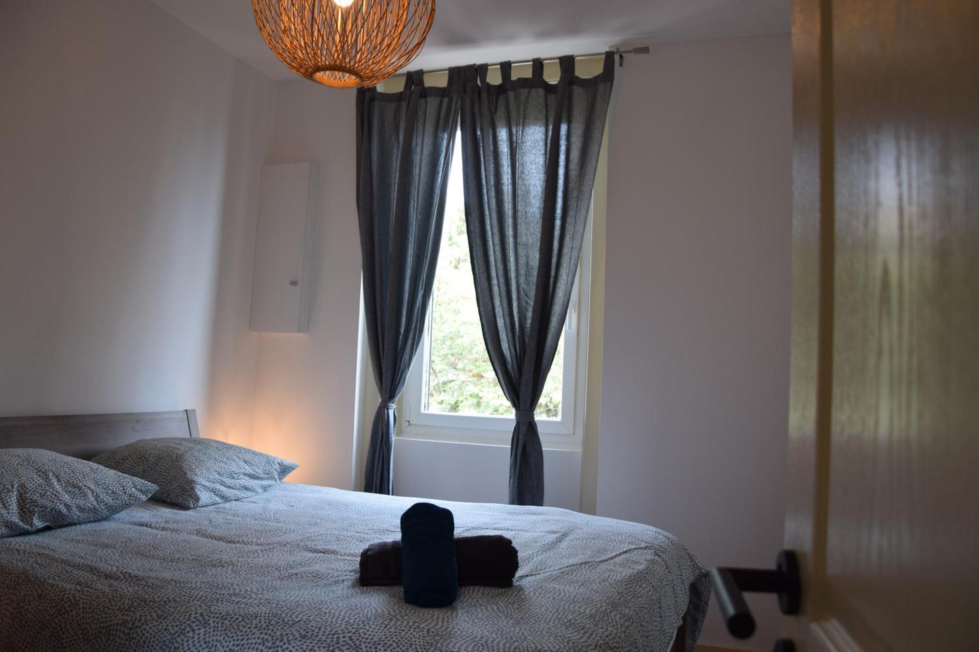 Elegant T2 A Bron, Tramway A 2Min, Box Parking, 4Personnes Apartment Екстериор снимка